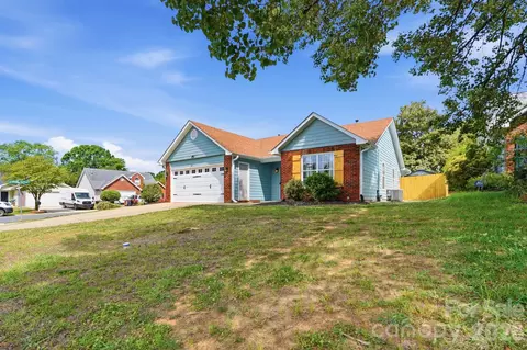 Exterior - 5908 Heathrow Ct, Monroe, NC 28110 photo 1 of 4