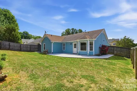 Exterior - 5908 Heathrow Ct, Monroe, NC 28110 photo 3 of 4