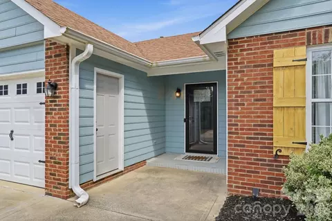 Exterior - 5908 Heathrow Ct, Monroe, NC 28110 photo 2 of 4