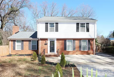 6430 Farmingdale Dr, Charlotte, NC 28212