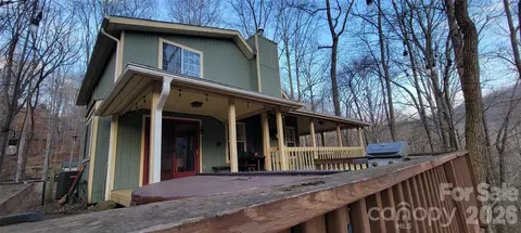 445 Allison Dr, Maggie Valley, NC 28751