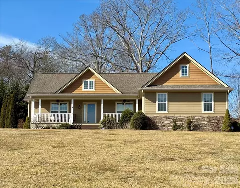 72 River Breeze Ln, Etowah, NC 28729