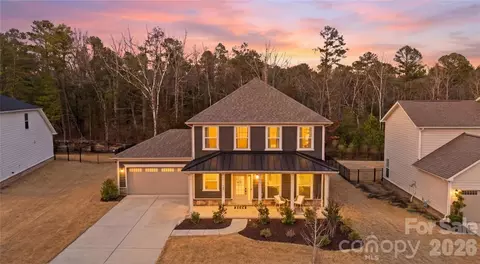 607 Southstone Dr, Matthews, NC 28104