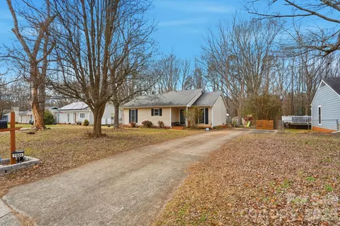 7501 Lancashire Dr, Mint Hill, NC 28227