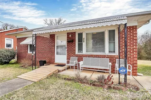 326 N Alexander St, Mount Holly, NC 28120