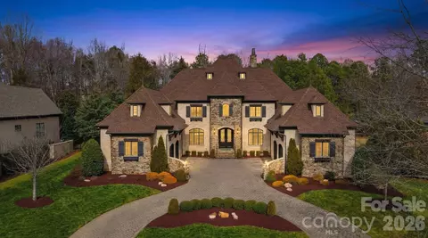 7900 Skye Lochs Dr, Waxhaw, NC 28173