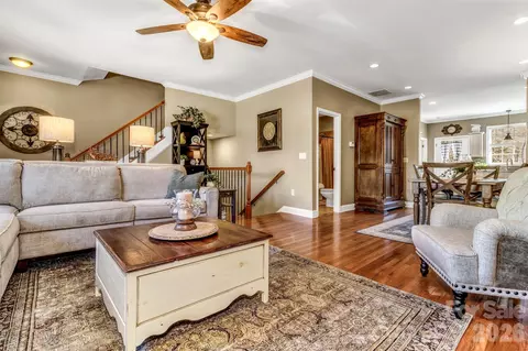 25 Union Chapel Rd, Weaverville, NC 28787