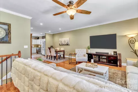 25 Union Chapel Rd, Weaverville, NC 28787