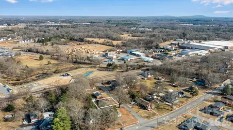 105 9th Se St SE, Conover, NC 28613 photo 8