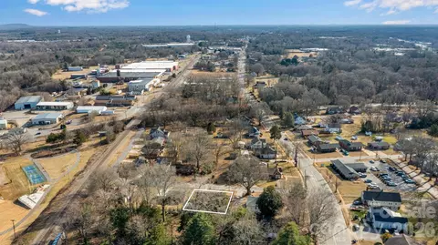 105 9th Se St SE, Conover, NC 28613 photo 9