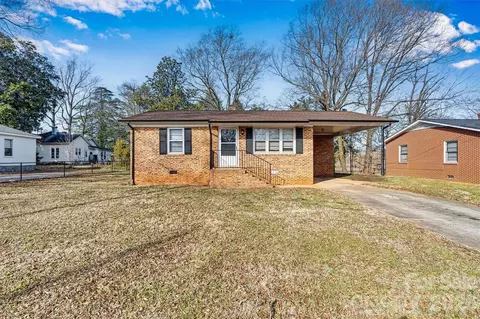 105 9th Se St SE, Conover, NC 28613 photo 2