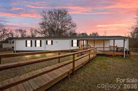 101 Twisted Oak Ln, Gastonia, NC 28052