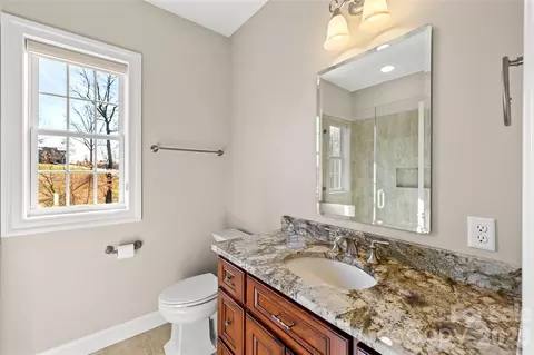 Bath - 490 Mapleton Ln, Columbus, NC 28722 photo 3 of 5