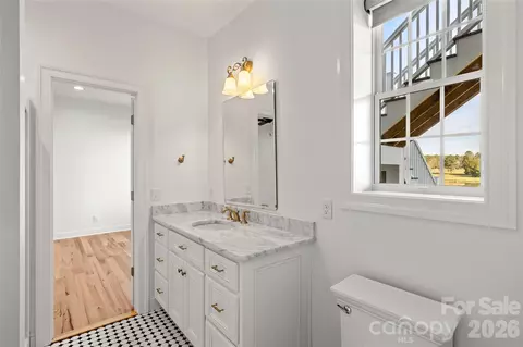 Bath - 490 Mapleton Ln, Columbus, NC 28722 photo 5 of 5