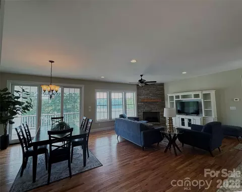 Living - 490 Mapleton Ln, Columbus, NC 28722 photo 1 of 5