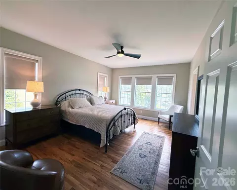 Bedroom - 490 Mapleton Ln, Columbus, NC 28722 photo 1 of 10