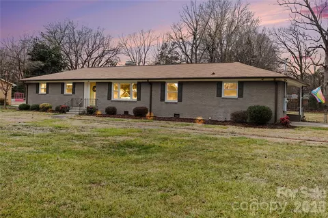 9211 Mt Holly-huntersville Rd, Huntersville, NC 28078