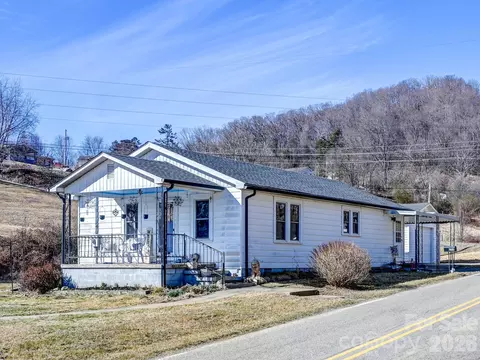 2313 Hyder Mountain Rd, Clyde, NC 28721