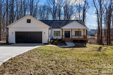 428 Florence Cir, Statesville, NC 28625
