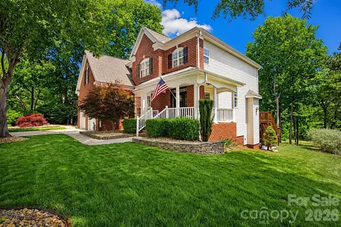 Exterior - 1378 Valhalla Dr, Denver, NC 28037 photo 4 of 9