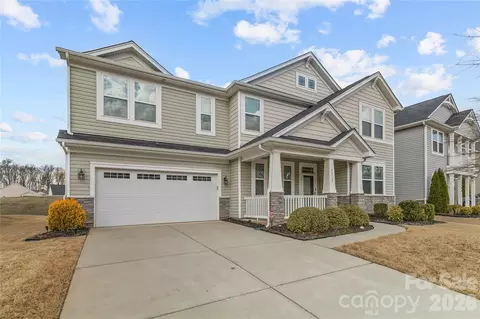 7512 Meridale Forest Dr, Charlotte, NC 28269