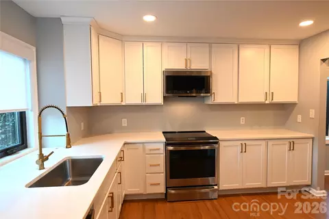Kitchen - 3761 Rock Bridge Ne Dr NE, Conover, NC 28613 photo 1 of 4