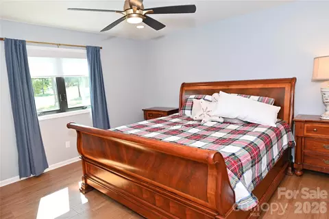 Bedroom - 3761 Rock Bridge Ne Dr NE, Conover, NC 28613 photo 2 of 5
