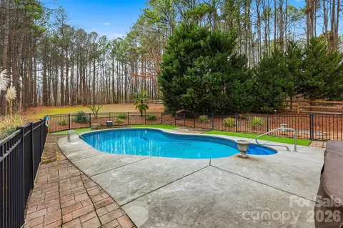 Exterior - 3865 Granite St, Terrell, NC 28682 photo 6 of 11