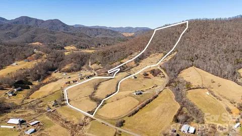 99999 Green Valley Rd, Leicester, NC 28748