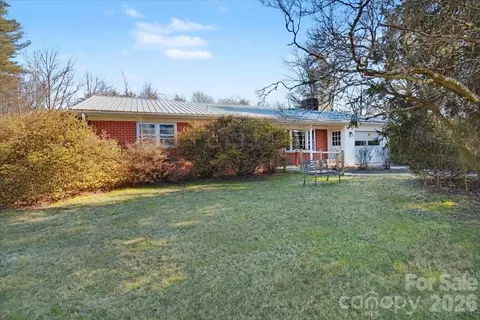 297 Banner Farm Rd, Mills River, NC 28759