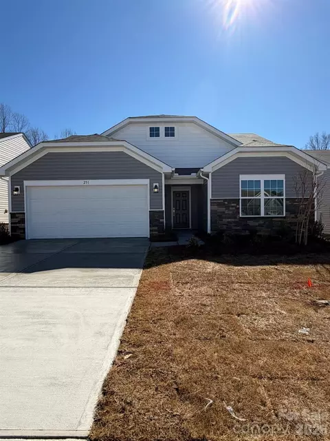 251 W 18th St, Kannapolis, NC 28081