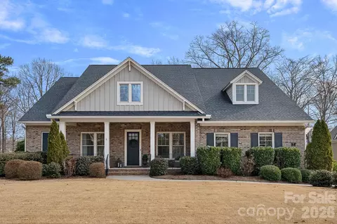 711 Mendenhall Ct, Fort Mill, SC 29715