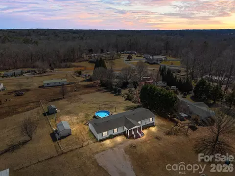 1024 Rogue Ct, Kannapolis, NC 28081