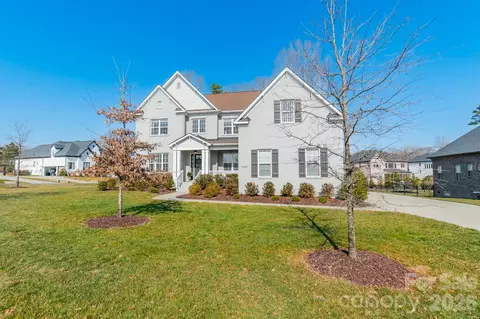 1103 Grand Oak Dr, Waxhaw, NC 28173