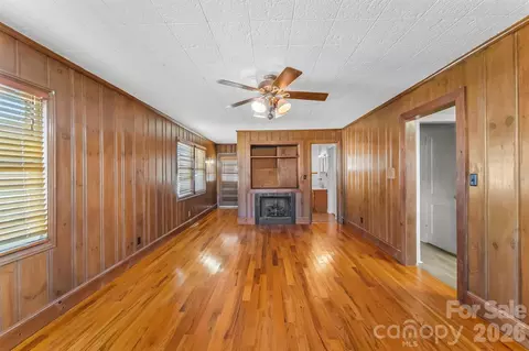 Living - 2977 Us Highway 70 W, Marion, NC 28752 photo 4 of 4