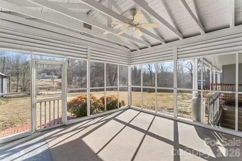 Exterior - 2977 Us Highway 70 W, Marion, NC 28752 photo 2 of 3