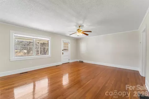 Living - 2977 Us Highway 70 W, Marion, NC 28752 photo 1 of 4