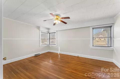 Bedroom - 2977 Us Highway 70 W, Marion, NC 28752 photo 1 of 4