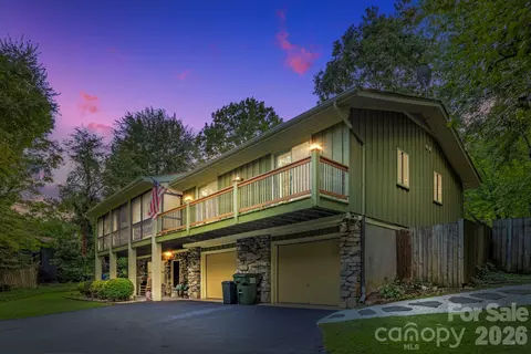 3017 Chestnut Tree Rd, Hendersonville, NC 28792