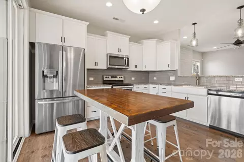 Kitchen - 21260 Sanctuary Dr, Lancaster, SC 29720 photo 2 of 2