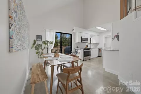 1658 20th Avenue Ne Ct NE, Hickory, NC 28601