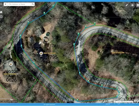 305 Rich Mountain Rd, Brevard, NC 28712