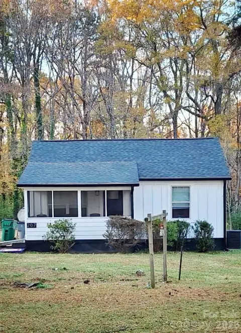 207 Hugh Caldwell Rd, Charlotte, NC 28214