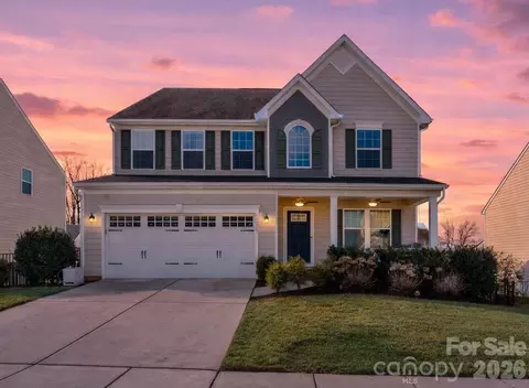 1215 Longwall Ln, Matthews, NC 28105