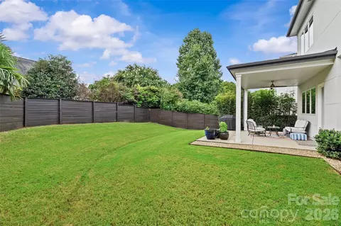 Exterior - 1237 Realta Dr, Charlotte, NC 28211 photo 5 of 8