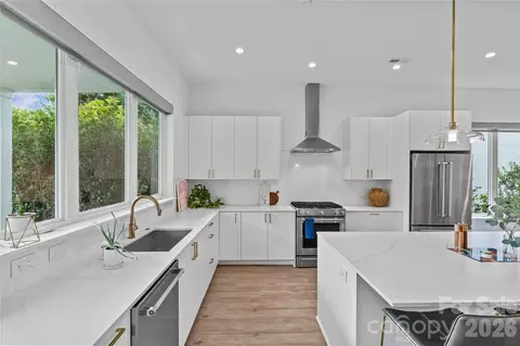 Kitchen - 1237 Realta Dr, Charlotte, NC 28211 photo 3 of 4