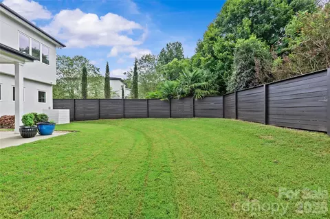 Exterior - 1237 Realta Dr, Charlotte, NC 28211 photo 8 of 8
