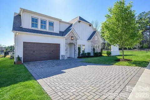 13204 Terrace Court Dr, Charlotte, NC 28278