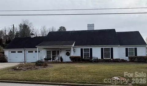 84 Wood Lily Dr, Canton, NC 28716