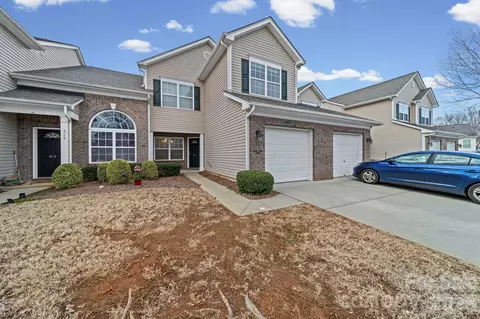 917 Standen Place Ct, Pineville, NC 28134